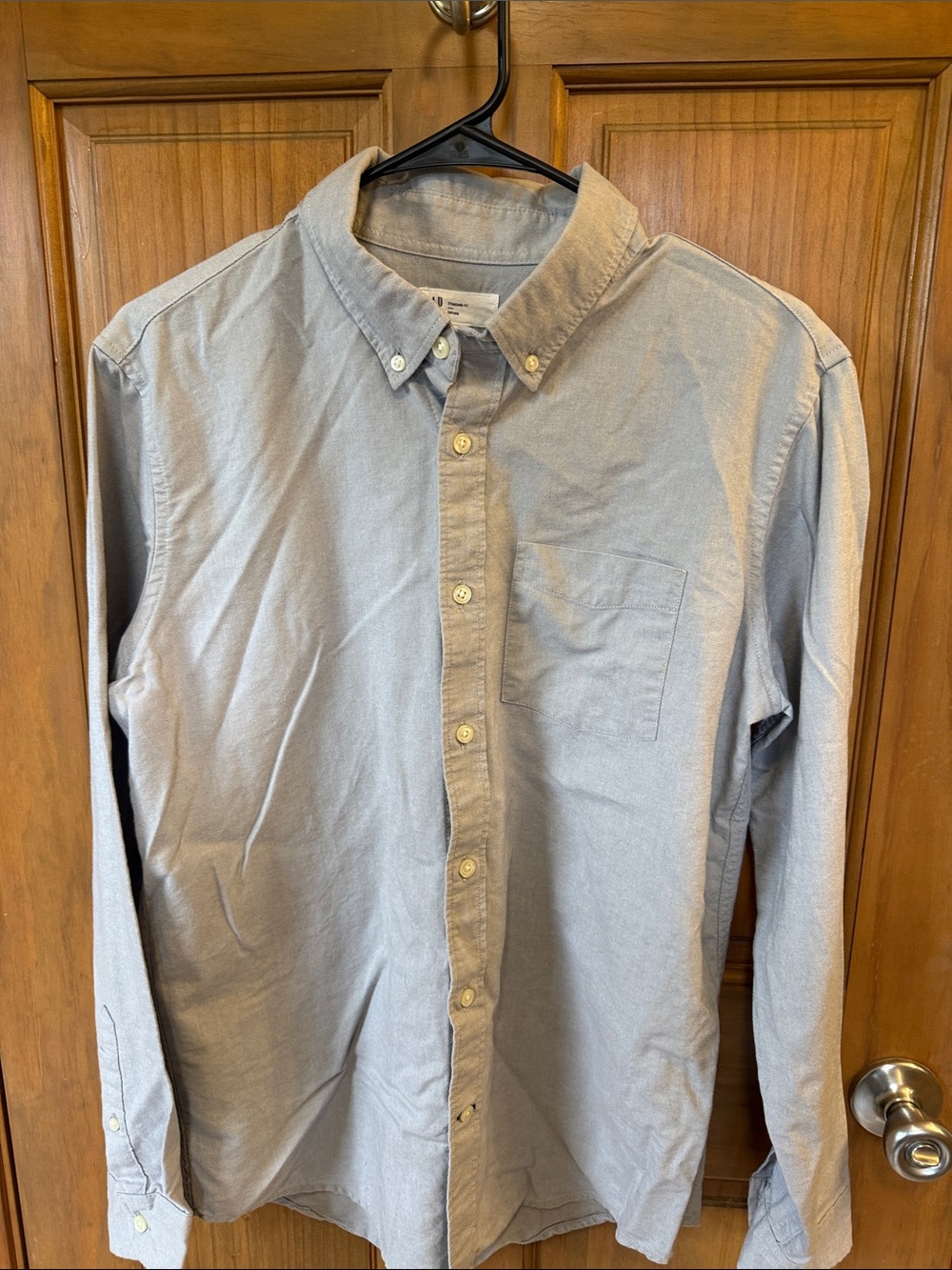GAP Men's Oxford Button-Down Shirt in Light Gray